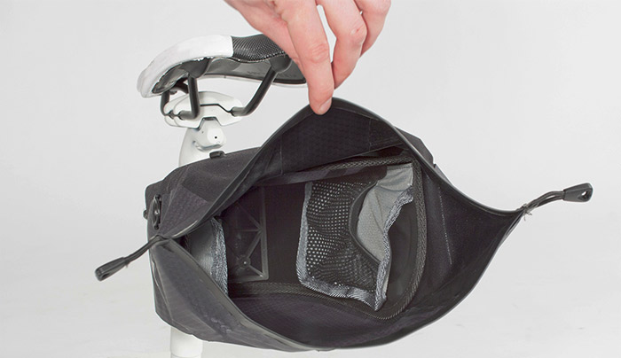 תיק אוכף בינוני שחור Ortlieb - Seatpost Bag